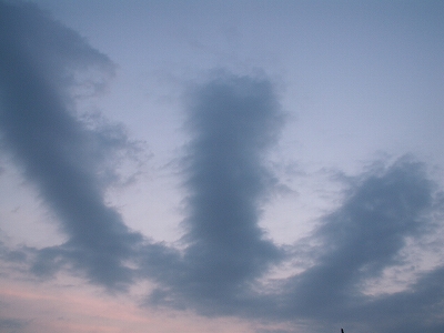 怪しい雲３